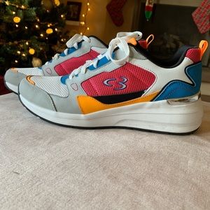 Skechers sz 10 stylish sneakers